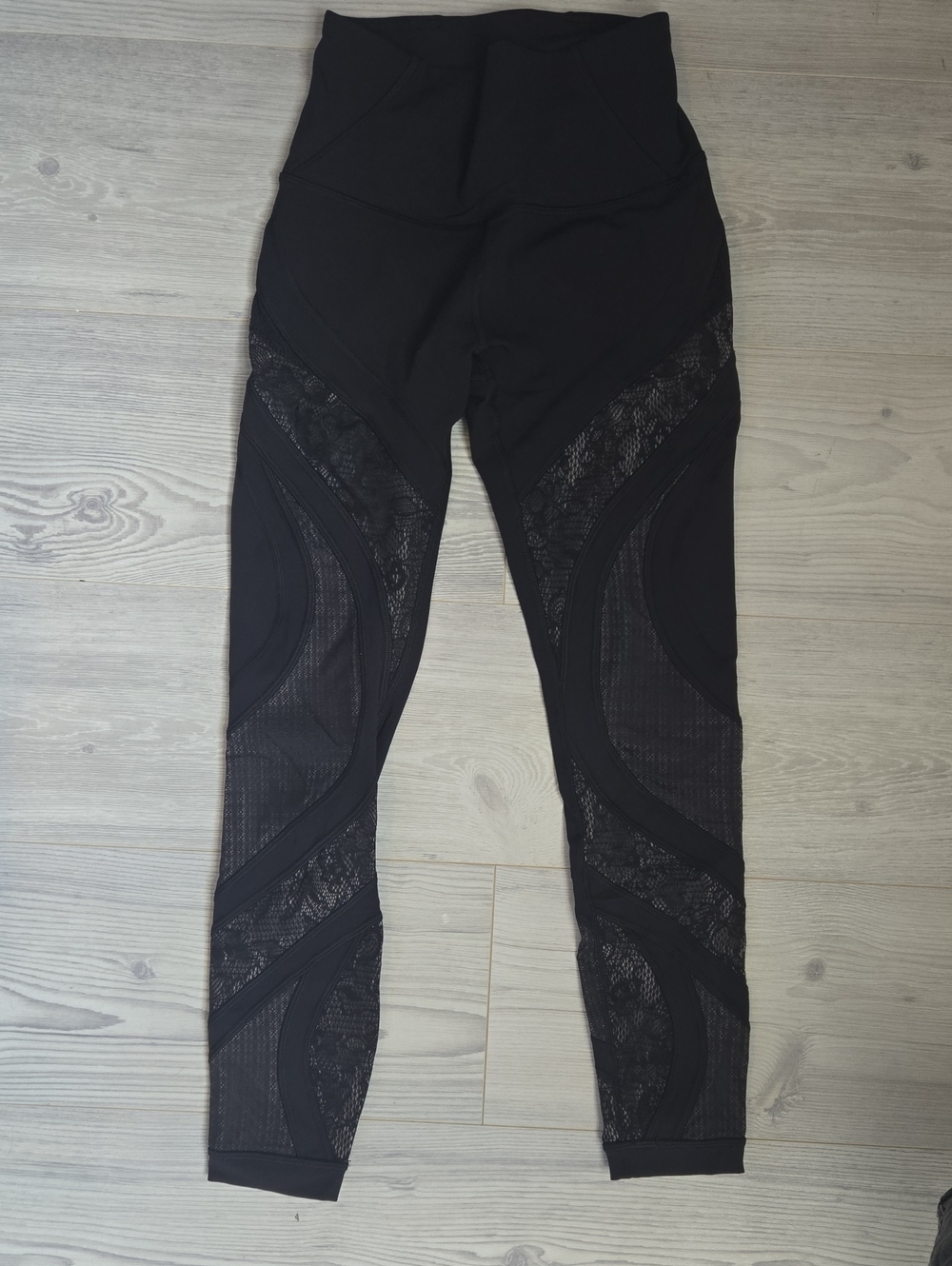 Lululemon Wunder Under Lace Detail - Picture 2 of 4